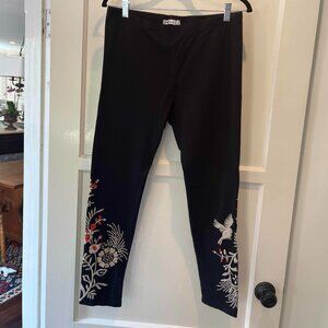Johnny Was JW LA Black Valentina Embroidered Leggings, size L